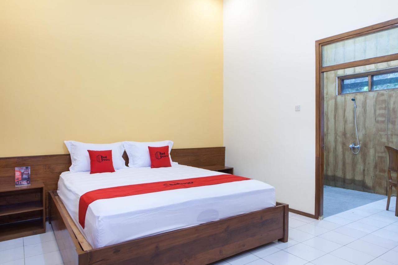 Hotel RedDoorz near Baluran National Park Pandean Zewnętrze zdjęcie